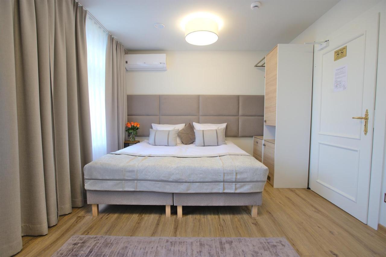 Hotel I Restauracja Na Skarpie Zabkowice Slaskie Esterno foto